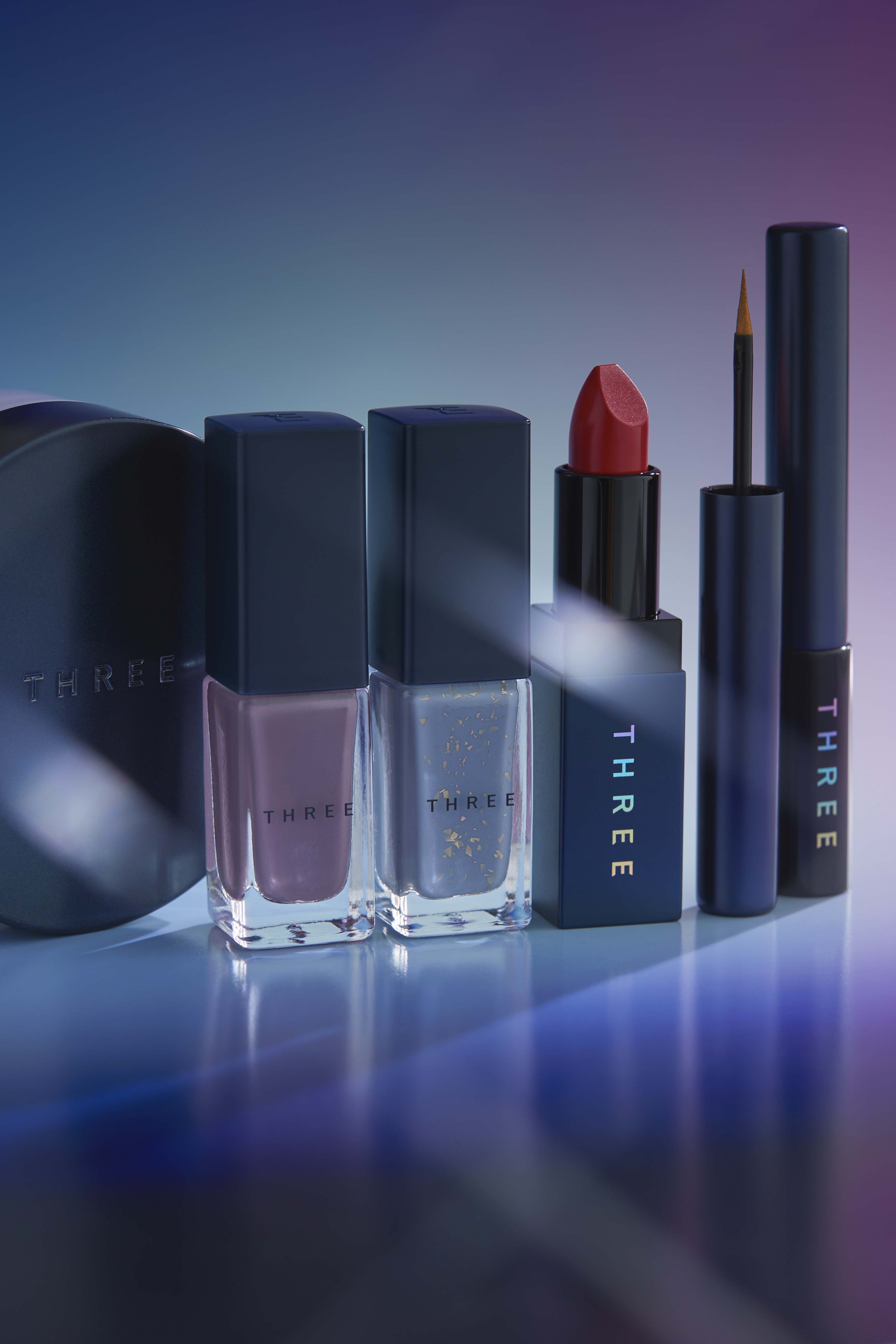 THREE(スリー)から、煌めきと繊細な輝きのアイテムが揃った2022 HOLIDAY MAKEUP COLLECTIONが発売。「PUSH THE SKY AWAY」輝きになりたい。