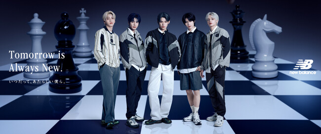 【ABCマート限定】New Balanceキャンペーン5人組グループ「TOMORROW X TOGETHER」起用　新ビジュアルではチェスをテーマにクール＆カジュアルなスタイリングを披露