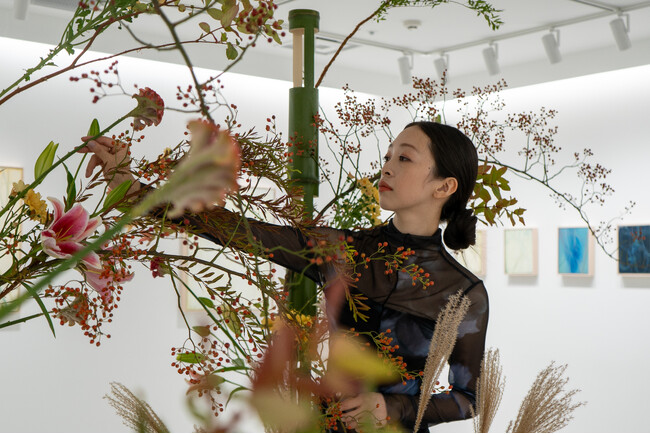 【YUGEN Gallery FUKUOKA】2025年6月28日（土）杉山歩個展「Breatheborn」にて、いけばなライブパフォーマンスを開催！参加費無料・参加予約受付開始！
