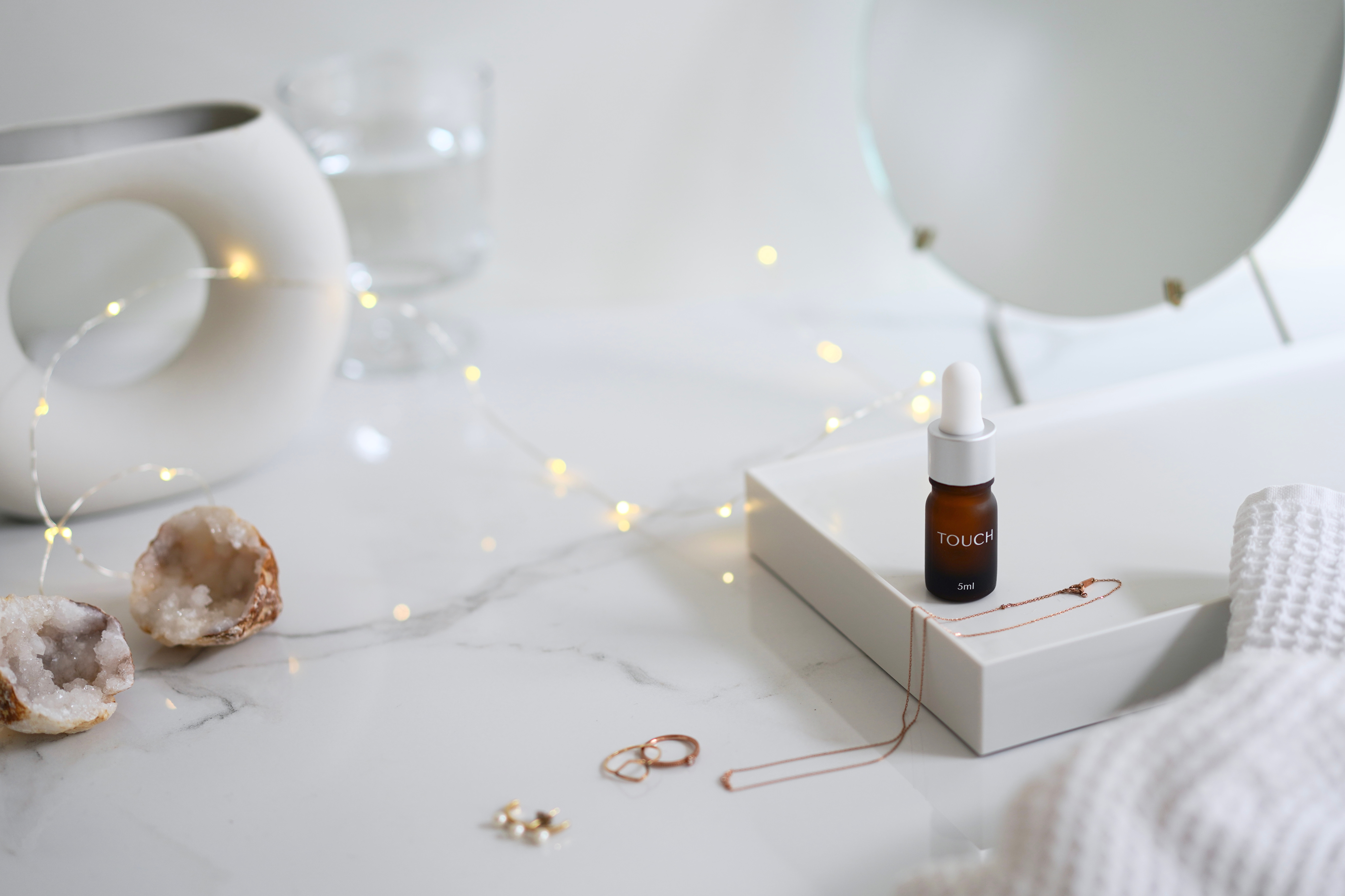 2022年 秋冬限定【TOUCH】ヒト幹細胞 ブースターセラム  お試しサイズで始める乾燥肌対策