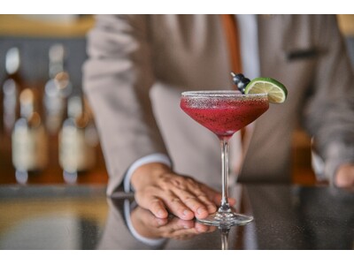 ホテルグランバッハ熱海クレッシェンド|熱海の絶景を見渡すバー＆テラスで楽しむ大人の贅沢「THE BLUE...