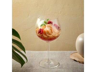 ホテルグランバッハ東京銀座 | 旬の桃と発酵のマリアージュ「グランバッハパフェ『Fermente -Peach Melba-』」を発売