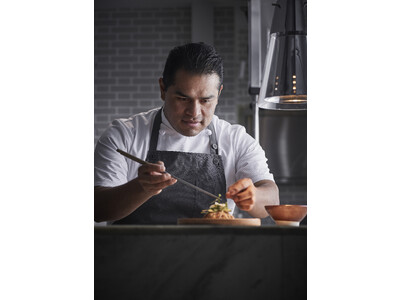 世界5位を誇るメキシコで最も有名なファインダイニング『Pujol』で副料理長を務めたセサー・アビラ・フロ...