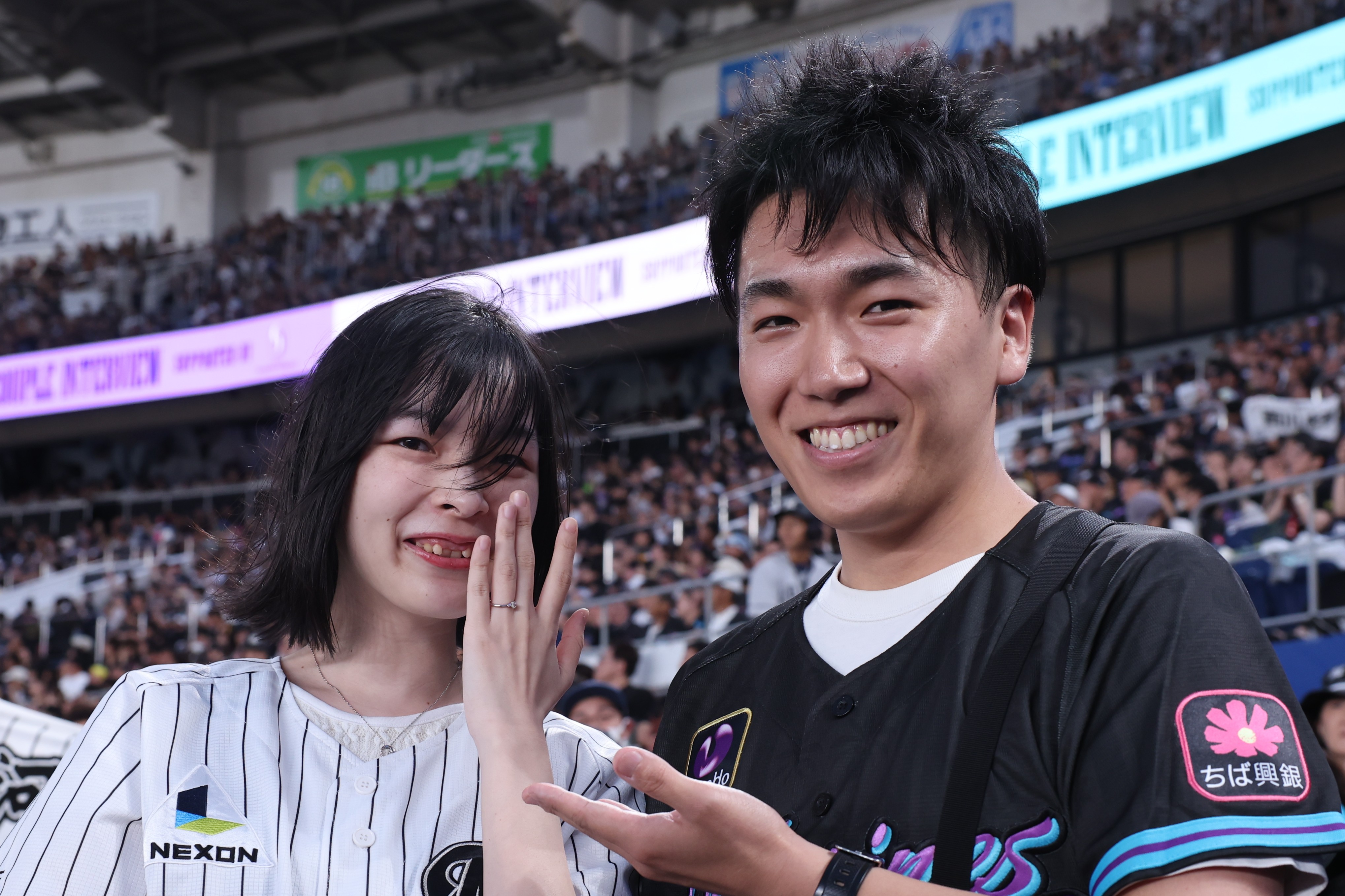 「一生幸せにします！」～銀座ダイヤモンドシライシ、ZOZOマリンスタジアムで感動のサプライズプロポーズを応援！