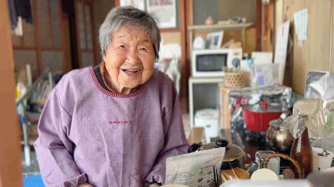 映画『104歳、哲代さんのひとり暮らし』老いを受けとめ、自由な心で変えていく暮らし　「老いてなお、ごきげん」に生きるヒントがこここにある　自然豊かな尾道での暮らしが映画となって全国へ！