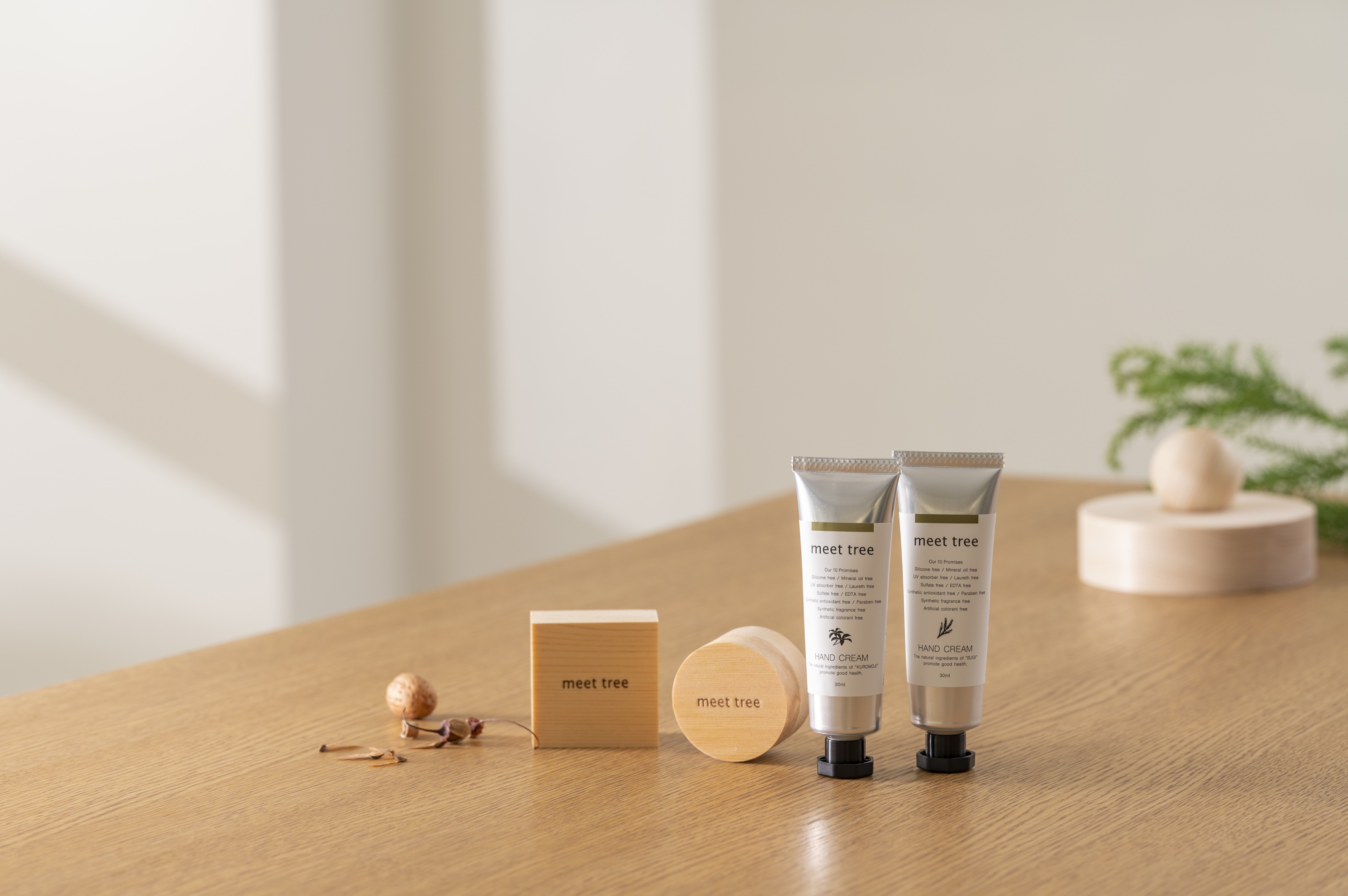 日本の樹木が香る、冬の保湿ケア 「HINOKI リップバーム」「KUROMOJI ハンドクリーム」「SUGI ハンドクリーム」   2022年11月29日(火)に同時発売