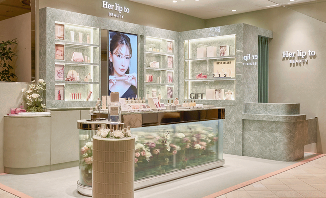 小嶋陽菜がプロデュースする「Her lip to BEAUTY」の新店舗がルミネ新宿ルミネ2にオープン!