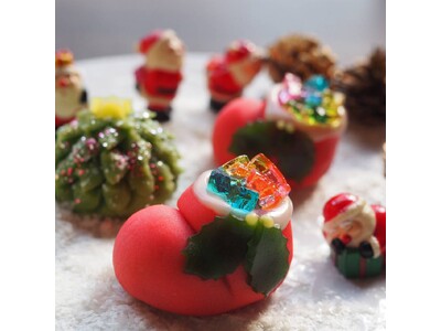 クリスマスの“ときめき”を和菓子で表現。『サンタのブーツ』『クリスマスツリー』を12月1日より数量限定で...