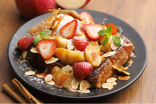 【2025秋限定メニュー】 焼きリンゴと栗の魅力を、旬香る秋の彩りにのせて。フレンチトースト専門店「Ivorish(アイボリッシュ)」より、秋メニュー登場!