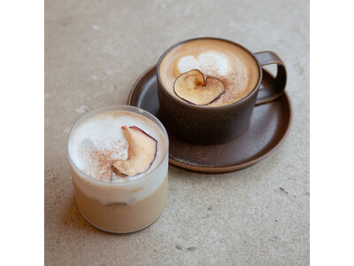 スペシャルティコーヒー専門店「ウッドベリーコーヒー」から、秋の味覚を楽しむシーズナルメニューが登場。季節限定ドリンクやコーヒー、フードを販売中
