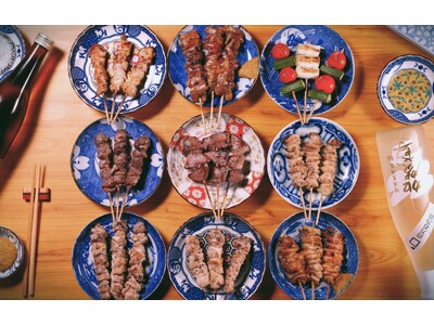 備長炭の炭火焼き鳥を食べ放題で！『おすすめ屋 神戸三宮店』が税込2,500円の食べ飲み放題をリニューアル