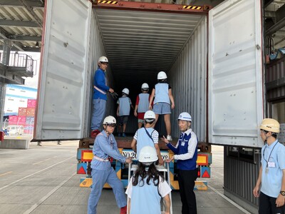 鈴与(株) 小学生向け海の仕事体験プログラム「こどもわーくin清水港2025」に協力