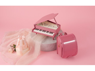 土屋鞄が展開する、もうひとつのランドセルブランド「grirose」、「KAWAIミニピアノ」との初コラボレーション店頭展示とInstagramキャンペーン実施