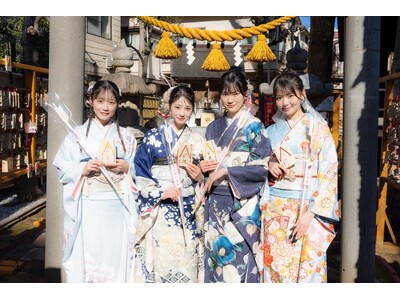 「青」の振袖でハレの日を祝福、まるやま・京彩グループが「僕が見たかった青空」へ衣装提供