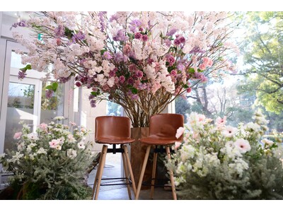 ひと足早い満開の桜と春の花々に囲まれた撮影が叶う！期間限定フラワーフォトブースが「日比谷花壇 日比谷公園本店」に登場！