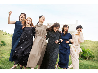 ブルーからピンクへ、変化する世界へ。mallow blueがデビュー