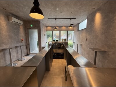 「ケーキは座って食べるもの」という常識を覆す、日本初の立ち食い（スタンド型）ガトーショコラ専門店が名古屋に誕生。名古屋名物が短時間で食べられる！！※2026年9月7日時点当社調べ