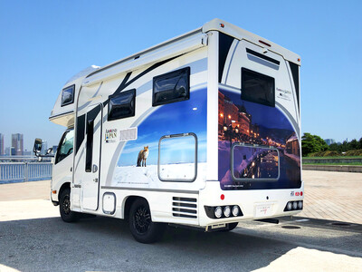 キャンピングカーレンタル専門店AROUND JAPAN RV Rental     レンタル車両に日本の美しい風景ラッピング