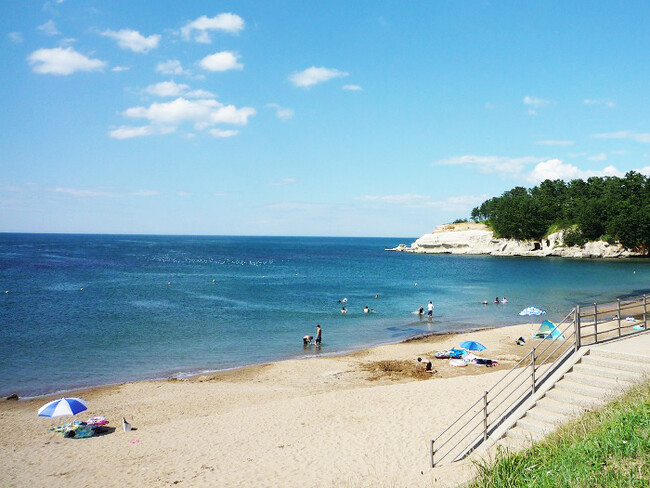 【加賀温泉郷】この夏行きたい!“穴場ビーチ”の宝庫、加賀市で楽しむプライベート感たっぷりの海水浴場3選