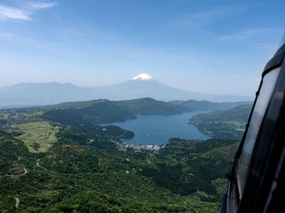 熱海の雄大な自然と上空500メートルからの富士山を眺める「ACAOヘリコプターツアー」を開催いたしました