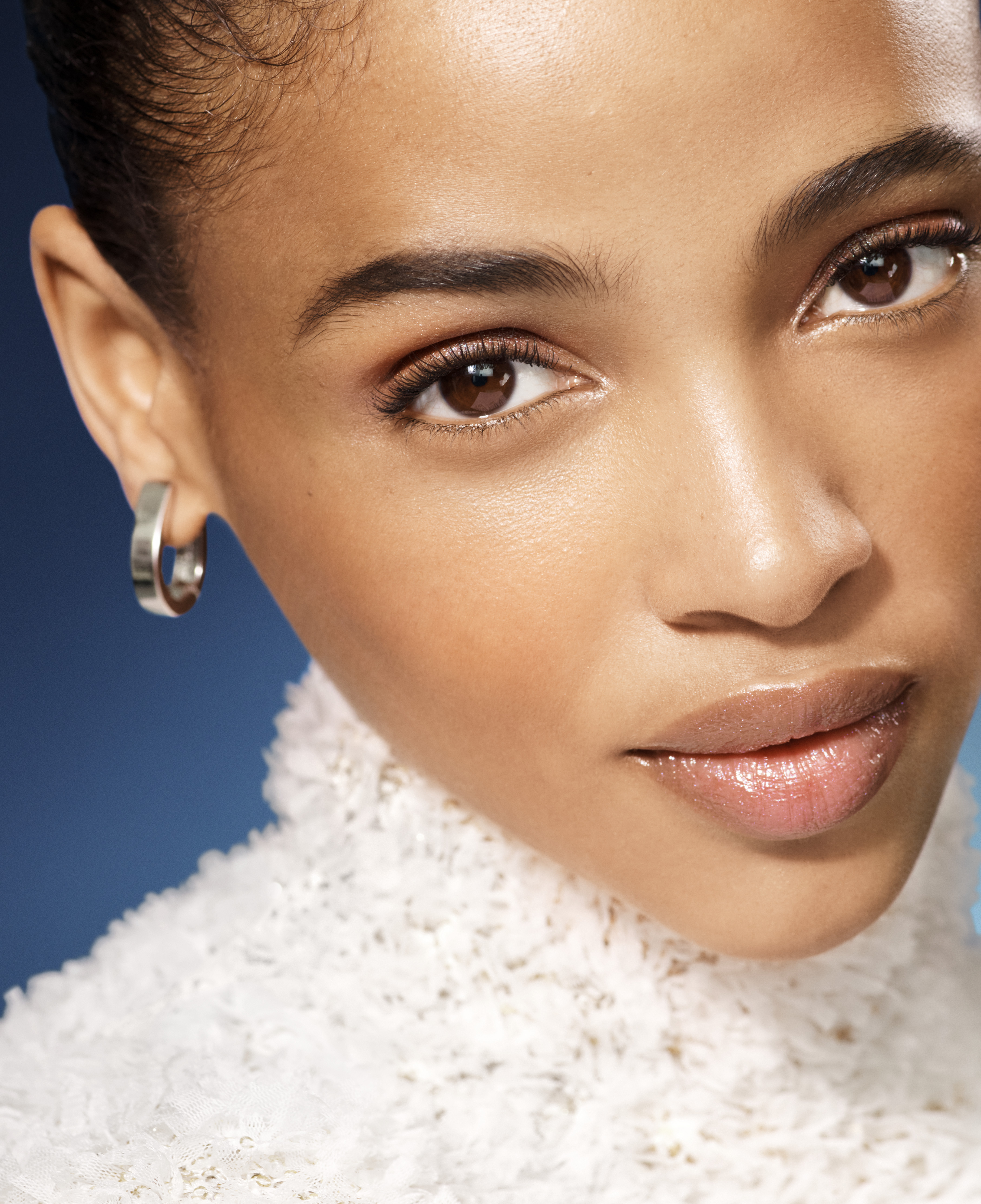 【ベアミネラル】美しくも荘厳で、幻想的な北極圏の世界へと誘う限定ホリデーコレクションを発売！