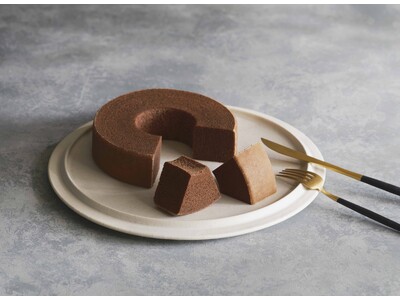 CHOCOLATE BANKと治一郎が共同開発した新作。香りと食感を追求した濃厚チョコレートバウムクーヘン　治一郎店舗にて1月20日（金） 発売　バレンタインギフトにも。