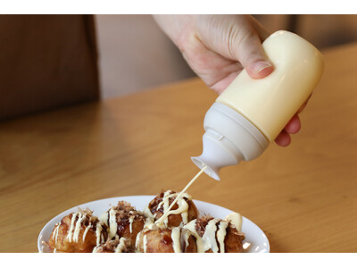 【新商品】押した分だけ注げるから、量を調整しやすい“プッシュ式調味料ボトル”が登場