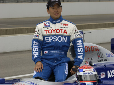 “米国のサムライ”と称されたレーサーの軌跡をたどる「服部茂章メモリアル展」を開催