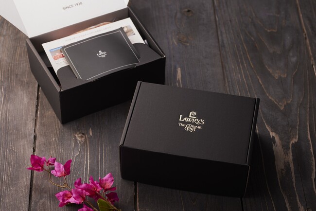 【ロウリーズ・ザ・プライムリブ】特別な日を彩る 高級感あふれるパッケージに新装
