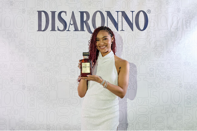 Crystal Kayさん登壇『Disaronno Press Night 2025』開催！500周年を記念して、代表曲「恋におちたら」を熱唱