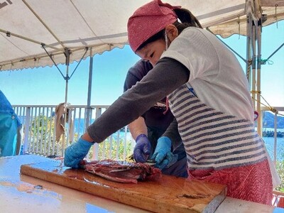 鰹をさばいて藁焼きたたきを作る！漁師町のおんちゃんと鰹のたたきを作ろう！『日本さばける塾 in 高知』