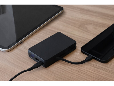 これ1台で充電が完結。準固体電池を採用したモバイルバッテリーを発売