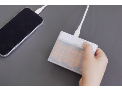 ��d�E�ЊQ���ł����d�r�ŃX�}�[�g�t�H�����[�d�ł�����p���o�C���o�b�e���[�wOWL-DB6C1A1-WH�x�𔭔�