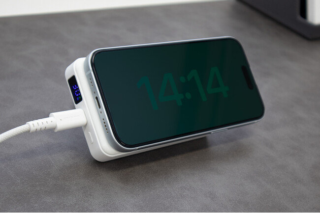 �y�X�}�z�EAirPods�EApple Watch������1��Łz���ő̓d�r���̗p����10000mAh�E3in1���o�C���o�b�e���[�uOWL-PBM10006J�V���[�Y�v����