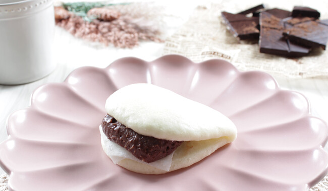 見た目は角煮、食べると甘～いチョコレート!? 角煮まんじゅうの岩崎本舗から、あっと驚く「新スイーツ」が誕生！