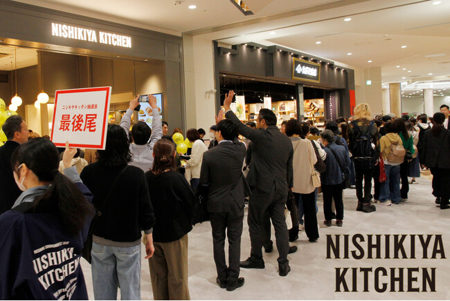 4/18(金)オープンのニシキヤキッチンイオンモール名取店・オープン 5 日間で約 4,000 人の来店者を記録! オープン初日、開店直後 100 人以上の大行列ができ大盛況