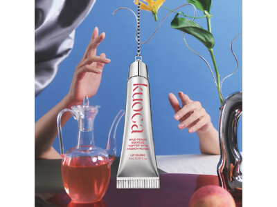 【韓国発kuoca(クオカ)】香り・うるおい・ツヤで“まるで桃みたいな立体唇”を演出。9種類のペプチドやセラミドを含むスキンケア発想のリップグロスが登場。キーリングタイプでリップを身に着ける新提案。