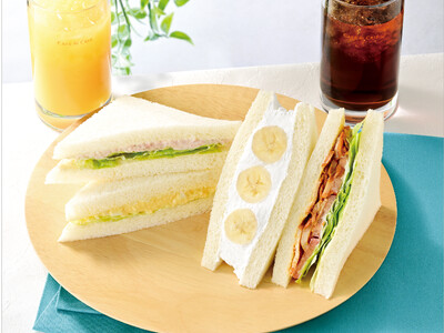 『カフェ・ド・クリエ』、毎日手づくりのフレッシュサンドイッチにタンドリーチキンとバナナホイップ、ニューヨ...