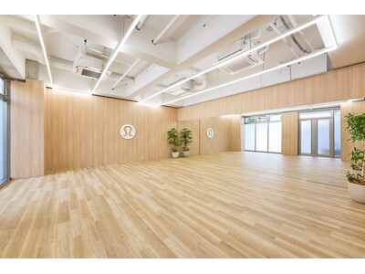 lululemon、東京・神宮前のHarajuku Pop-up Storeでヨガやピラティスなどの無料...