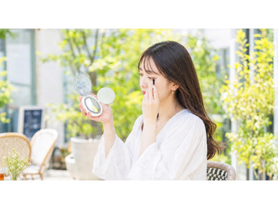 「夏のメイク直しを汗で崩さない」女優ミラー＆ライト付きコスメ型ハンディファンが6月6日からの楽天24時間タイムセールで55％OFF＆800円OFFの限定価格に
