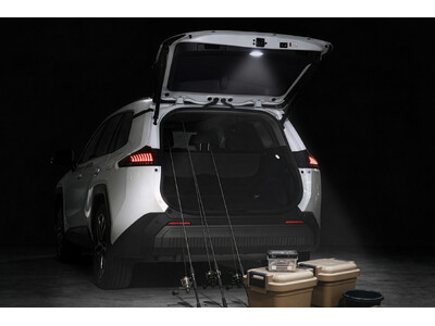 【新発売】RAV4 60系専用！爆光LEDで荷室の奥までスッキリ見える、夜の「暗い」ストレスを減らす増設ランプ