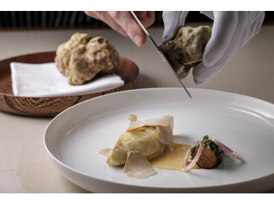 【フォーシーズンズホテル東京大手町】至高のクリスマスメニューの数々、5日間限定でペストリーショップの設置