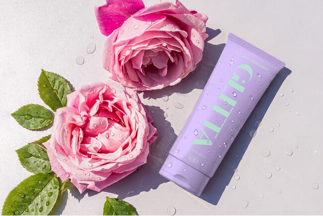 ILUS初 *¹ 、ブリーチヘア向けの洗い流さないトリートメント「ILUS GLITTA アウトバストリートメント」発売