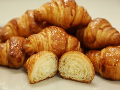 【地球約半周分】累計約2億個を販売、焼きたてミニクロワッサン専門店「ミニヨン博多駅店」が開店30周年