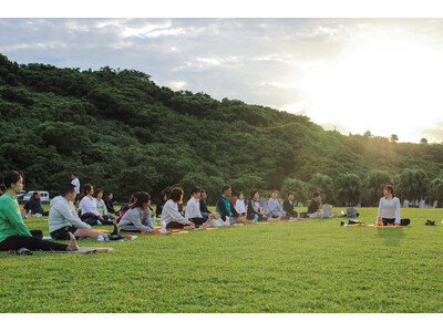 沖縄 瀬長島で100名の朝ヨガイベント『第5回 Good Morning YOGA～100人で作る大きな輪～』を2月15日（土）に開催いたします