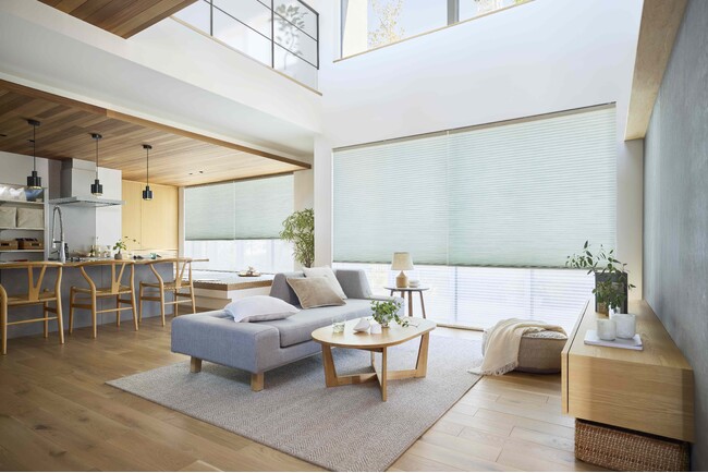 タチカワブラインド、ハニカムスクリーン「ブレア」にスマホ操作・バッテリー仕様を追加