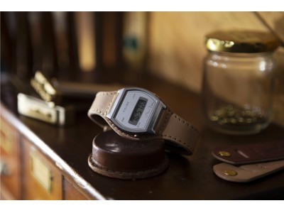 腕時計のセレクトショップ「TiCTAC」から、レザークラフトブランド「Brown Brown」との協業による腕時計「Lo-Fi Digital」を発売！