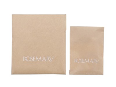 コスメ専門店「ROSEMARY」は、地球環境に配慮した取り組みとしてポリエステル製の包装資材を廃止し、2021年7月1日(木)からショッピングバッグの無料提供を終了いたします。