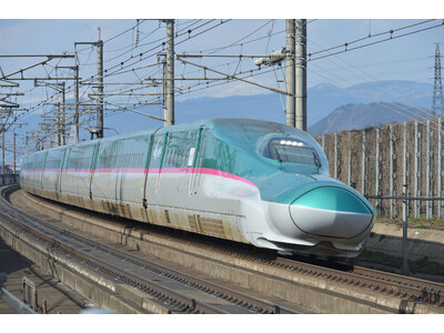 《好評発売中！》いざ北へ！「北海道新幹線開業10周年・東北新幹線全線開業15周年記念号」節目の年に走る特...