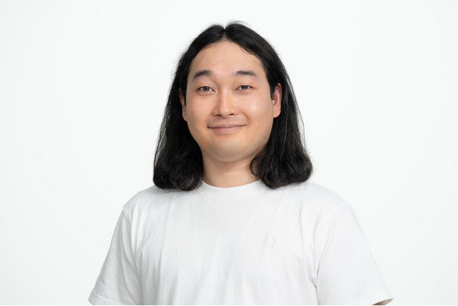 かが屋・賀屋壮也氏による初の書籍『４匹の犬と、ぼくが大人になるまで』を10月に発売決定！少年から大人になるまでを共に過ごした犬たちとの暮らしを描いたエッセイ絵本